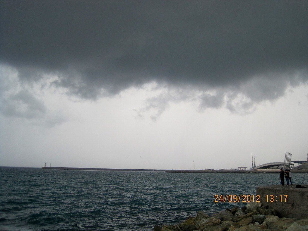 Noi sotto al temporale.